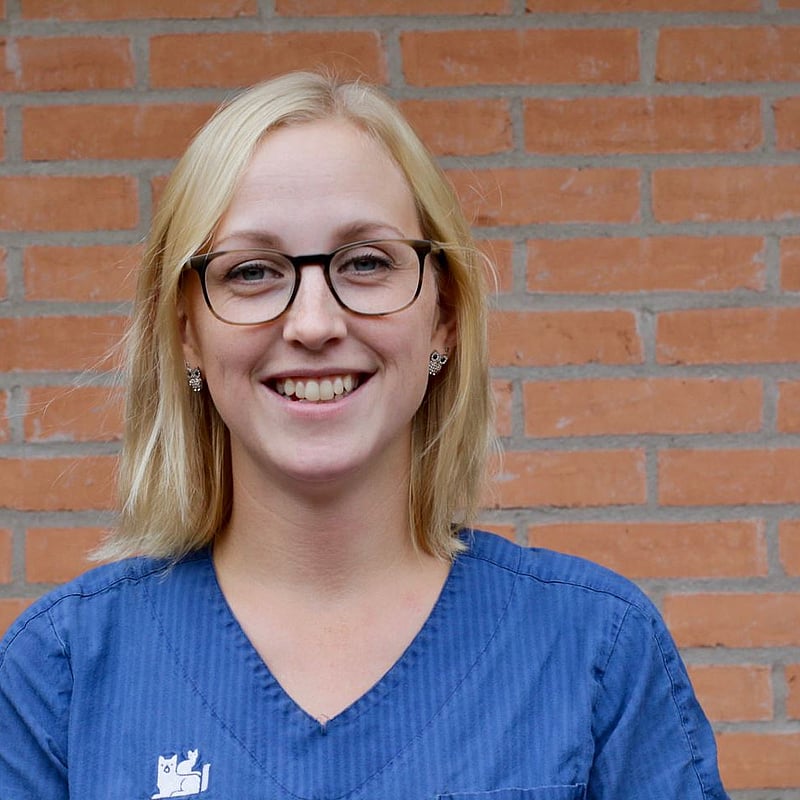 Foto av Rebecca Svensson, Djurvårdare nivå III