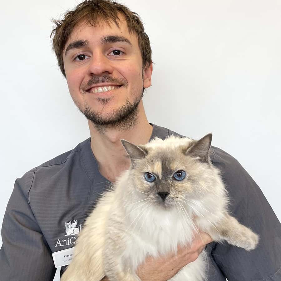 Krzystof, legitimerad veterinär.