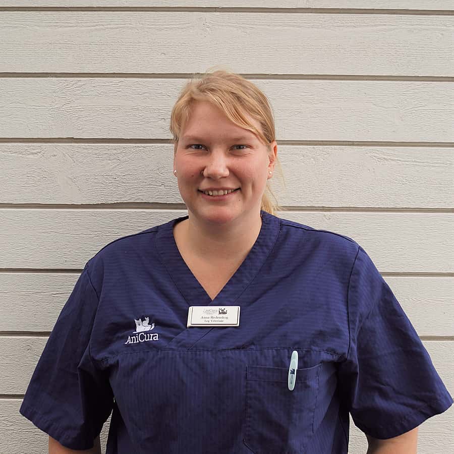 Anna Hedenskog är en legitimerad veterinär på AniCura Veterinärmottagningen i Bromölla