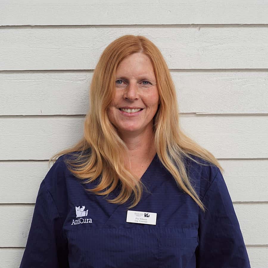 Pia Nilsson är en legitimerad veterinär som jobbar på AniCura Veterinärmottagningen i Bromölla