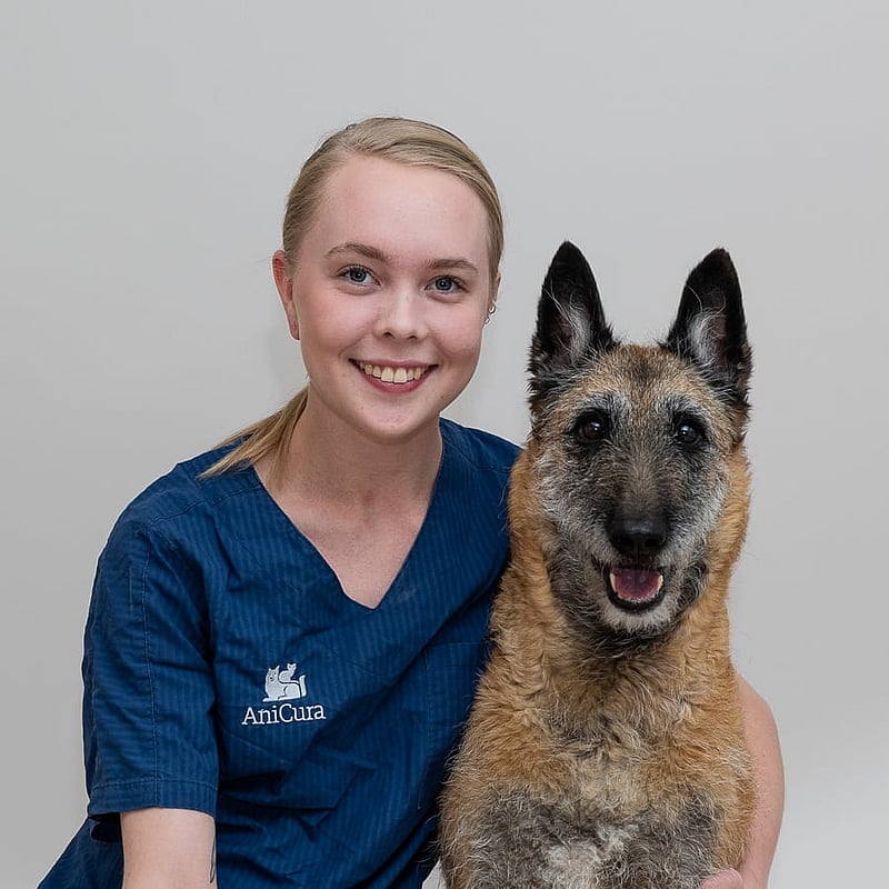 Foto av Emma Puustinen, Djurvårdare nivå III